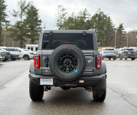 Carbonized Gray Metallic 2026 Ford Bronco Badlands