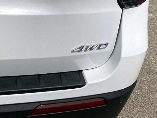 Star White Metallic Tri-Coat 2025 Ford Explorer Active