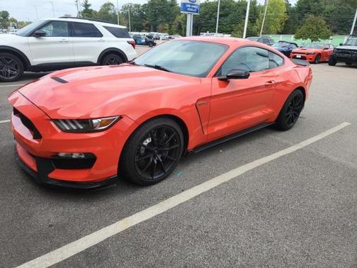 2016 Ford Shelby GT350 Base