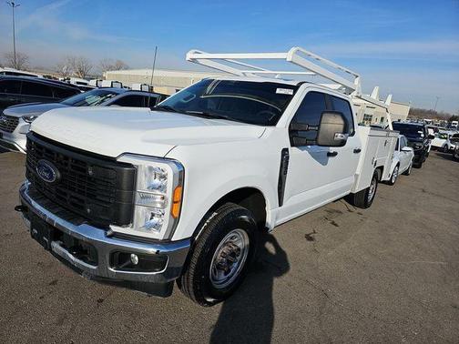 Oxford White 2023 Ford F-350 XL