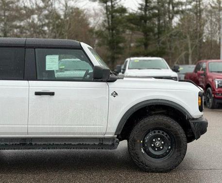 Oxford White 2026 Ford Bronco Outer Banks