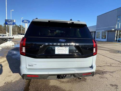 2025 Ford Expedition Active