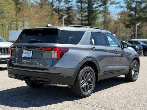 Carbonized Gray Metallic 2026 Ford Explorer ST-Line