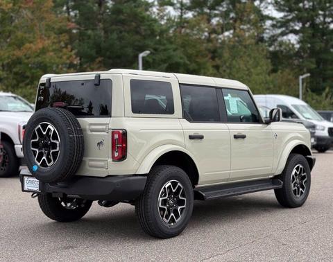 Desert Sand 2026 Ford Bronco Outer Banks