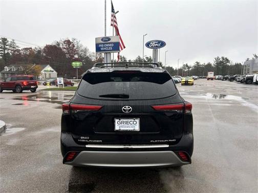 2022 Toyota Highlander Platinum