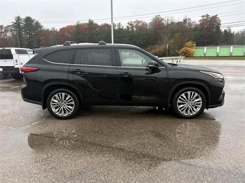 2022 Toyota Highlander Platinum