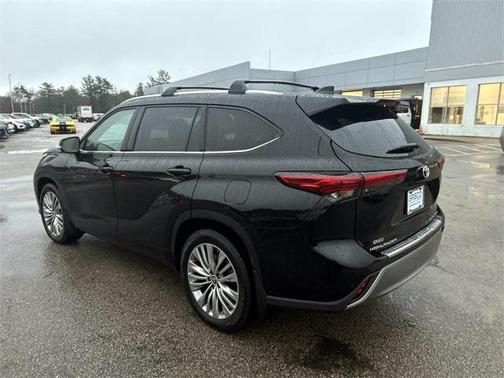 2022 Toyota Highlander Platinum