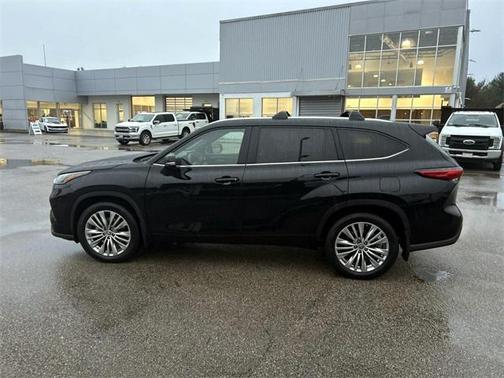 2022 Toyota Highlander Platinum