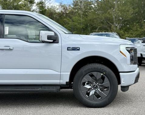 2025 Ford F-150 Lightning LARIAT