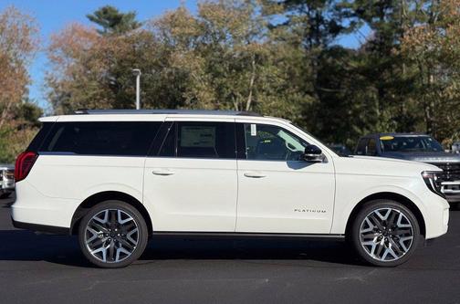 Star White Metallic Tri-Coat 2027 Ford Expedition Max Platinum
