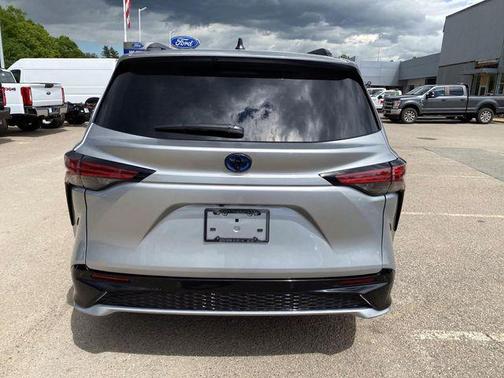 Celestial Silver Metallic 2025 Toyota Sienna XSE 7 Passenger