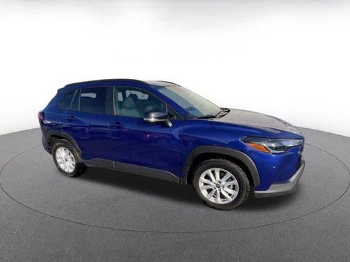 2025 Toyota Corolla Cross LE