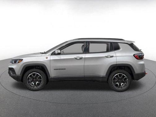 Silver Zynith 2025 Jeep Compass Trailhawk