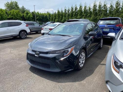 Photo 1 of 7 of 2020 Toyota Corolla LE
