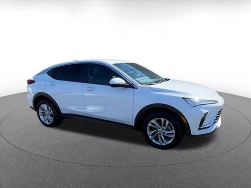 Summit White 2025 Buick Envista Preferred