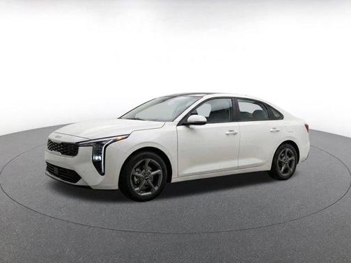 Snow White Pearl 2025 Kia K4