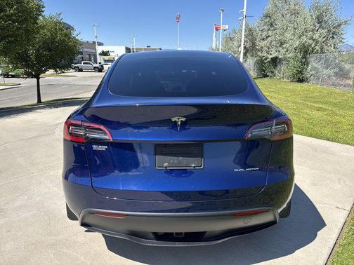 2022 Tesla Model Y Long Range Dual Motor All-Wheel Drive