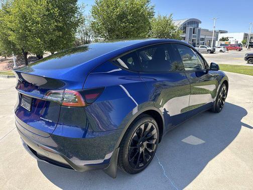 2022 Tesla Model Y Long Range Dual Motor All-Wheel Drive