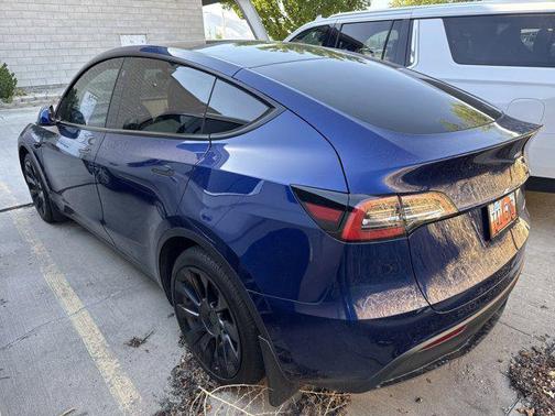 2022 Tesla Model Y Long Range Dual Motor All-Wheel Drive