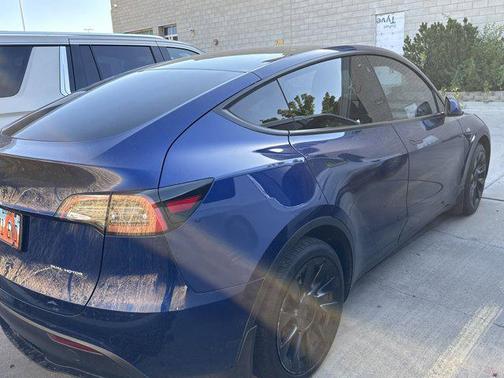 2022 Tesla Model Y Long Range Dual Motor All-Wheel Drive