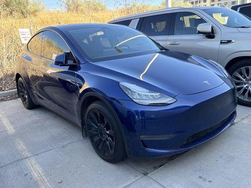 2022 Tesla Model Y Long Range Dual Motor All-Wheel Drive
