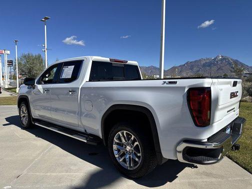 2022 GMC Sierra 1500 SLT