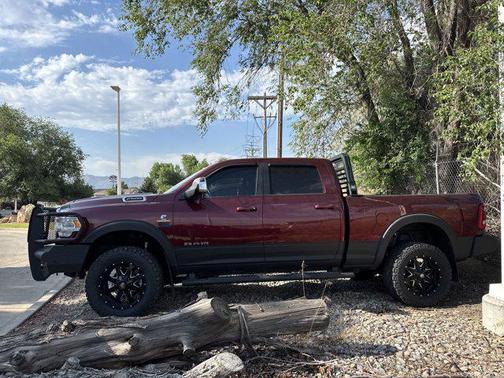 2020 RAM 2500 Laramie Crew Cab 4X4 6'4' Box