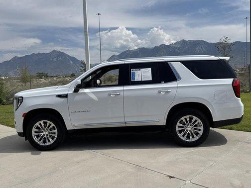 2022 GMC Yukon SLT