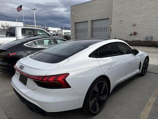 2024 Audi e-tron GT Prestige quattro