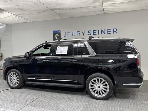 2022 Cadillac Escalade ESV Luxury
