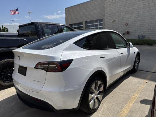 2021 Tesla Model Y Long Range Dual Motor All-Wheel Drive