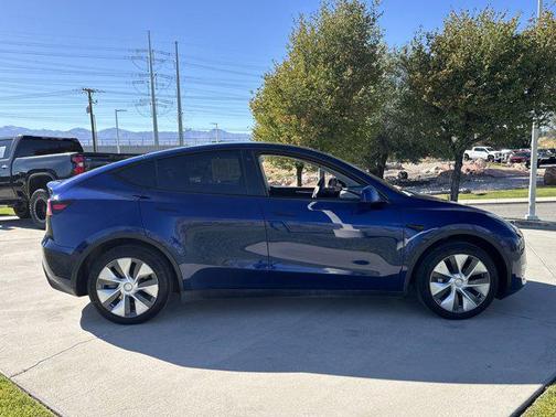 2023 Tesla Model Y Long Range Dual Motor All-Wheel Drive