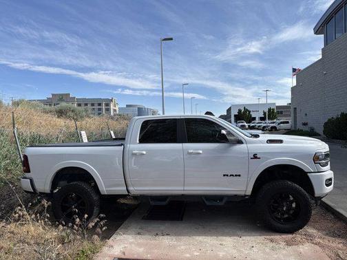 2020 RAM 2500 Laramie Crew Cab 4X4 6'4' Box