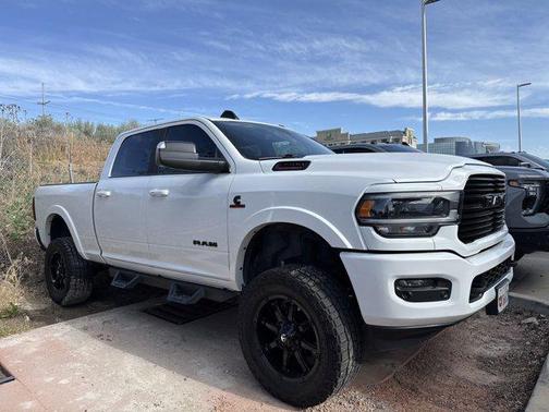 2020 RAM 2500 Laramie Crew Cab 4X4 6'4' Box