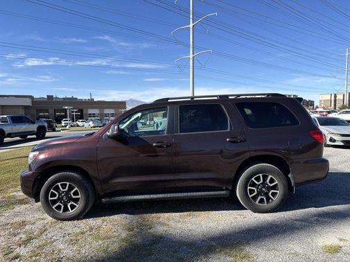 2016 Toyota Sequoia SR5