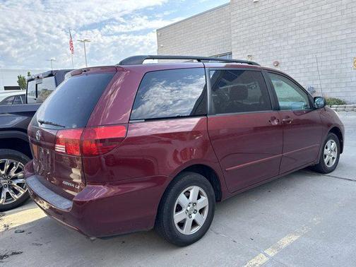 2005 Toyota Sienna LE