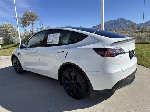 2024 Tesla Model Y Long Range Dual Motor All-Wheel Drive