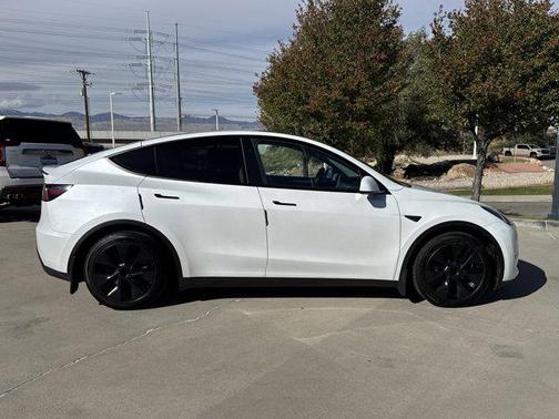 2024 Tesla Model Y Long Range Dual Motor All-Wheel Drive
