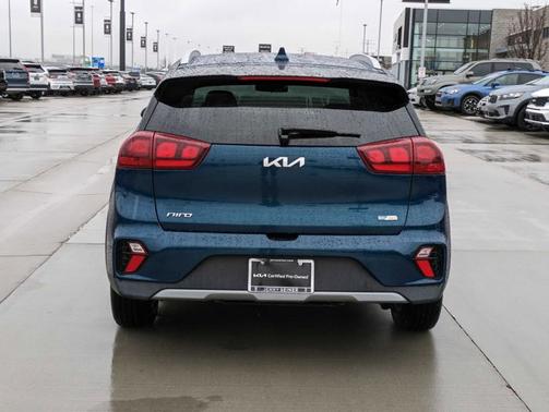 2022 Kia Niro LXS