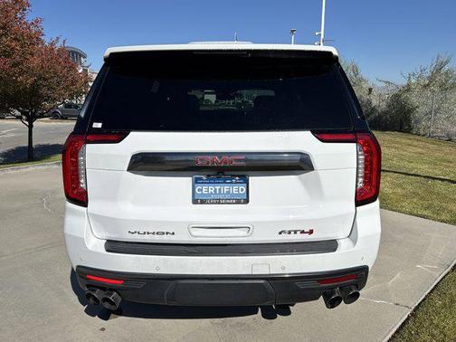 2022 GMC Yukon 4WD AT4