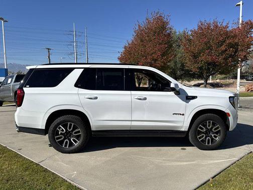 2022 GMC Yukon 4WD AT4