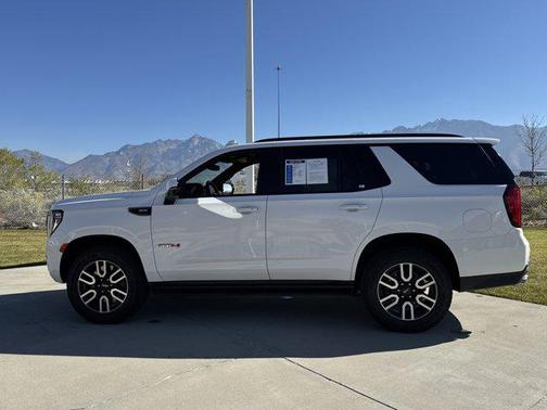 2022 GMC Yukon 4WD AT4