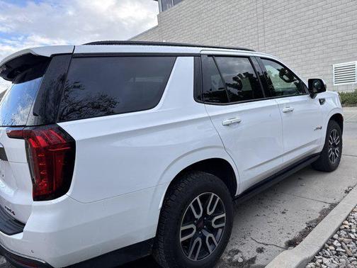 2022 GMC Yukon 4WD AT4