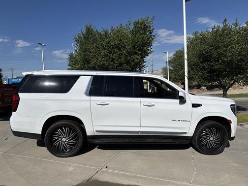 2022 GMC Yukon XL SLT