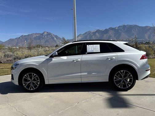 2021 Audi Q8 55 Premium