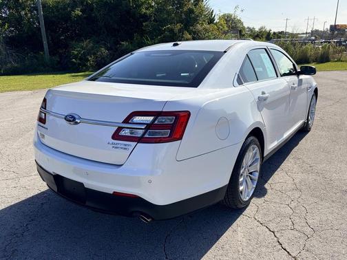 2015 Ford Taurus Limited