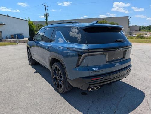 Lakeshore Blue Metallic 2024 Chevrolet Traverse RS