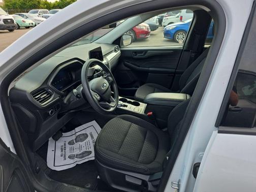 Oxford White 2025 Ford Escape Active