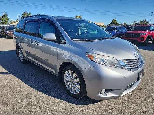 2017 Toyota Sienna XLE Premium