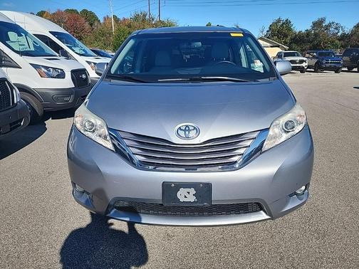 2017 Toyota Sienna XLE Premium